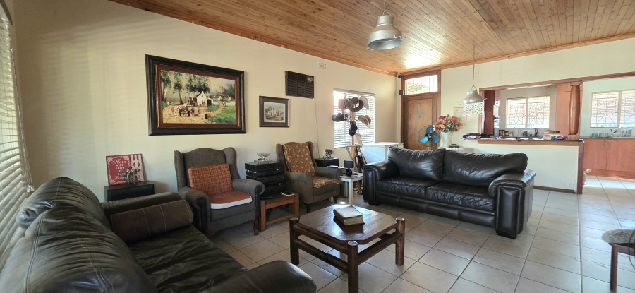 3 Bedroom Property for Sale in Naudeville Free State